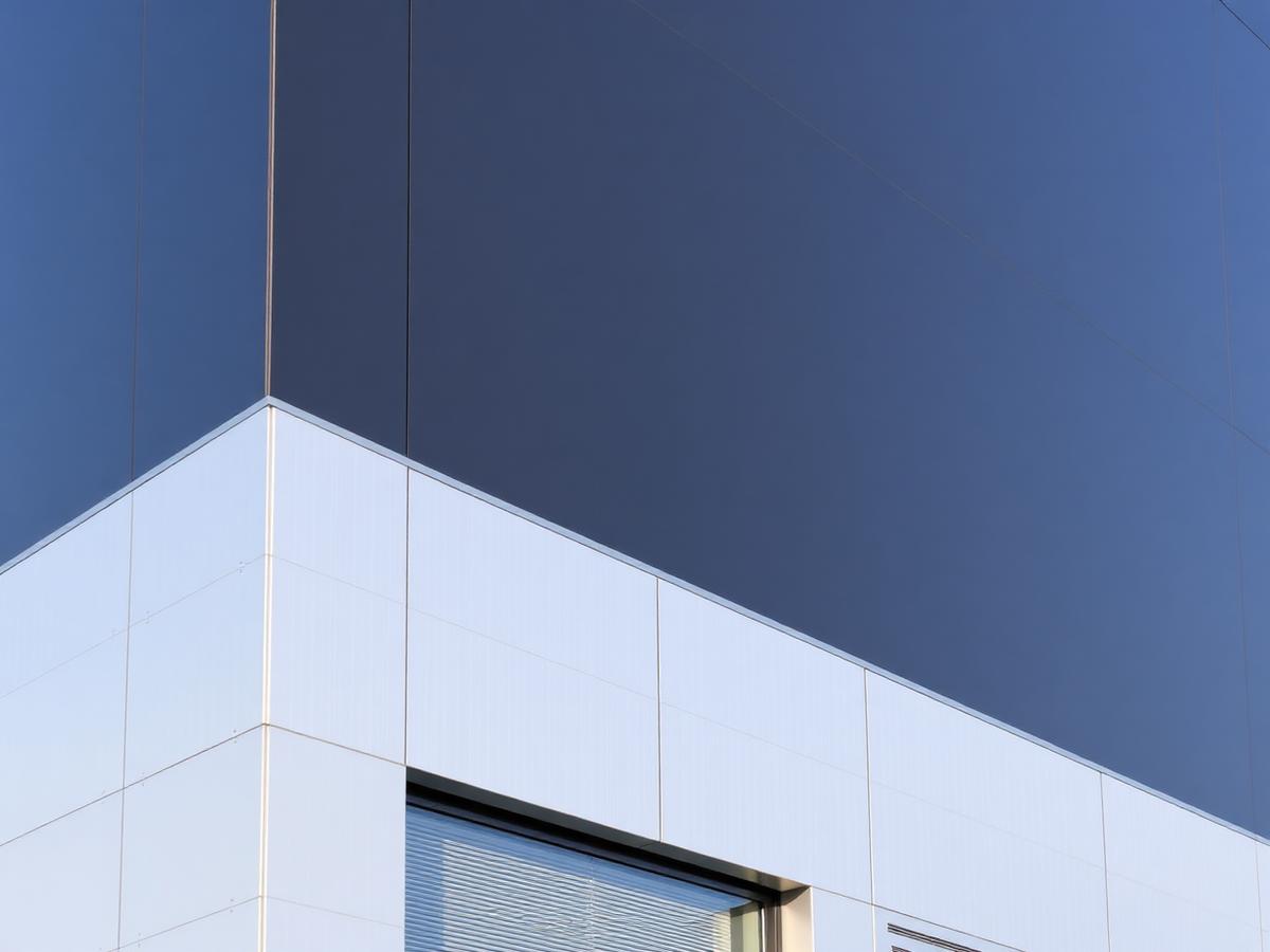 Aluminium composite cladding facade